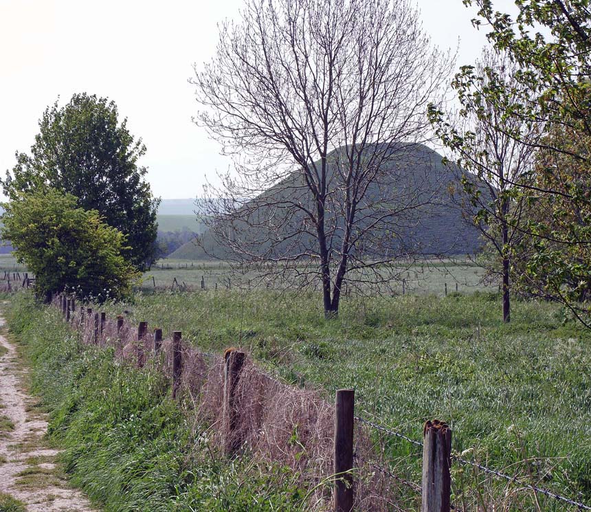 Silbury_hill1